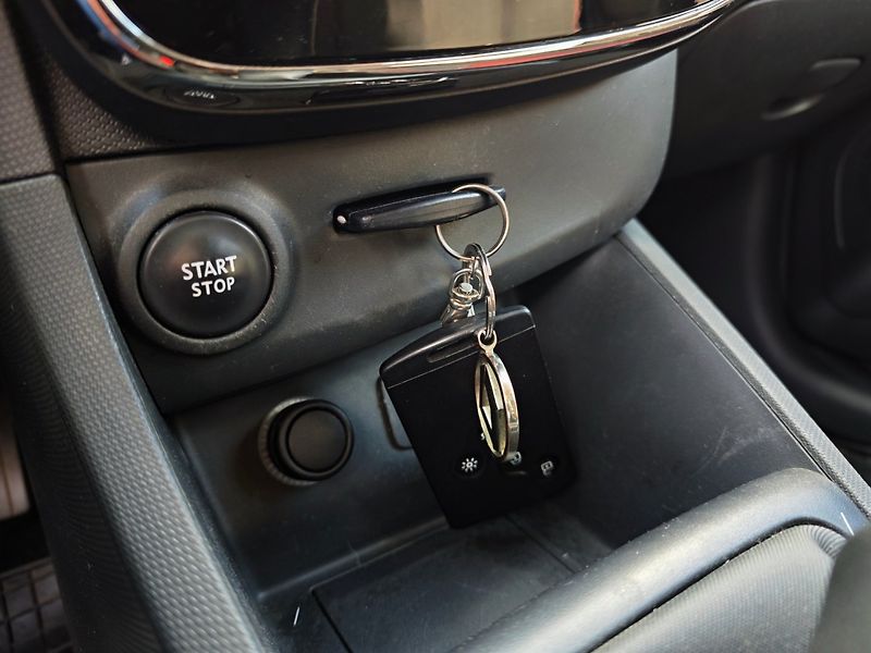 Renault Clio (2013) 1.2 16V Lutecia NAVI nové ČR - fotka 26 z 41