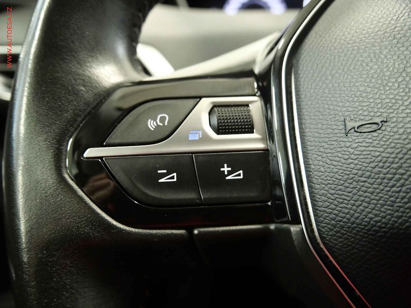 Peugeot 3008 (2021) 1.2 PT, 2.maj,ČR, servis - fotka 15 z 23