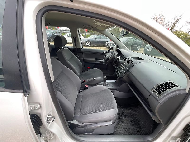 Volkswagen Polo 1.2i 44kW*KLIMA* - fotka 16 z 27