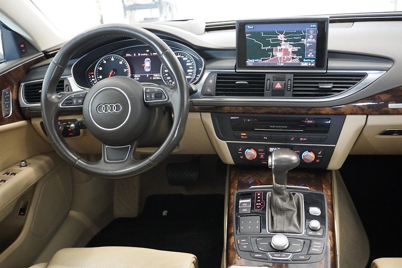 Audi A7 3.0 TFSi QUTTRO S-TRONIC - fotka 29 z 32
