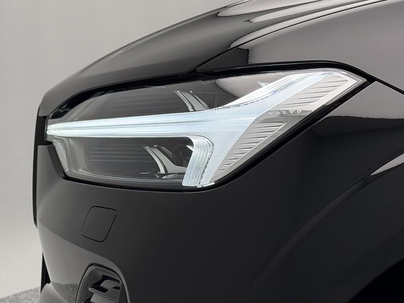Volvo XC60 (2026) B5 AWD AUT ULTRA BLACK EDITION - fotka 17 z 24