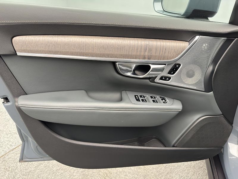Volvo V90 CC D4 AWD PRO AUT - fotka 18 z 52