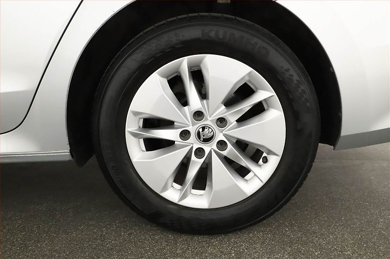 Škoda Octavia (2023) Ambition 2.0 TDI, ČR,1.maj - fotka 16 z 16