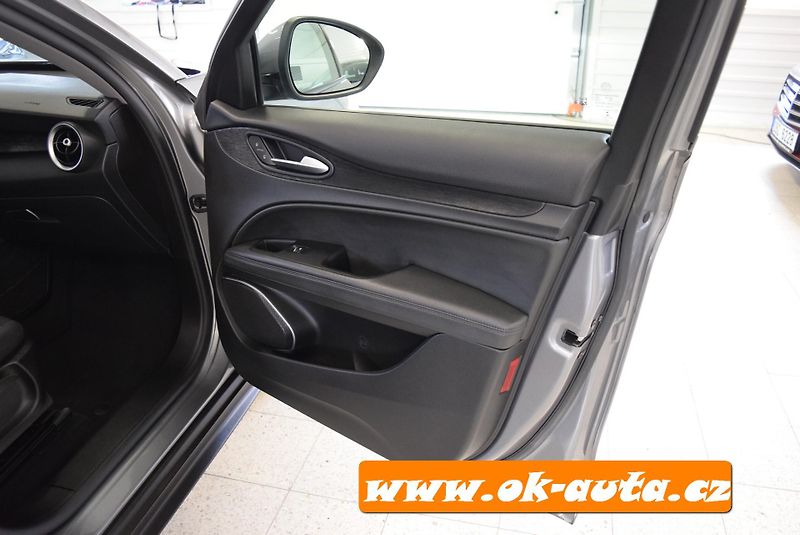 Alfa Romeo Stelvio 2.2 JTD Q4 SPORT 150 kW - DPH - fotka 22 z 60