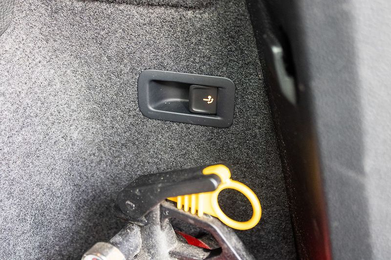 Škoda Karoq 1.0 TSI DSG, tažné - fotka 37 z 38