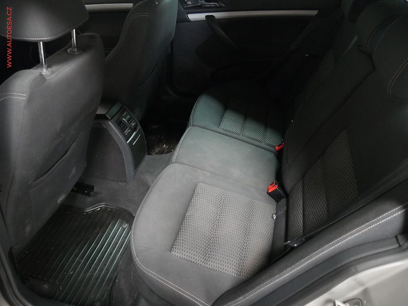 Škoda Octavia (2012) 1.6 TDi, autoAC - fotka 10 z 19
