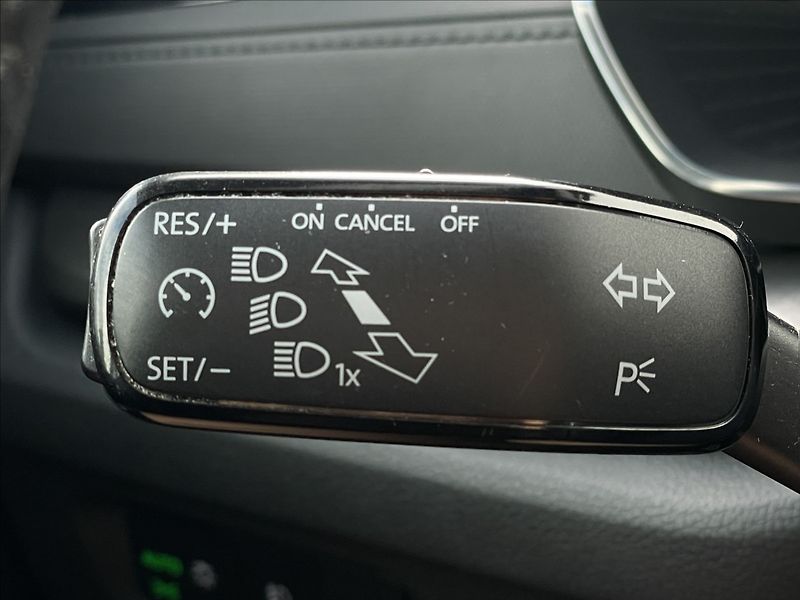 Škoda Octavia 2,0 TDI Combi Ambition Plus - fotka 11 z 23