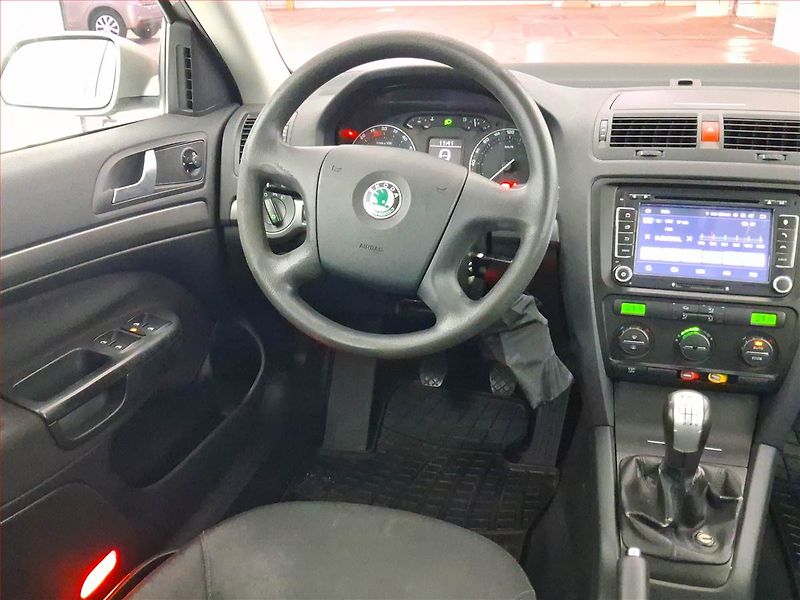 Škoda Octavia (2006) Elegance 2.0 TDI, 4X4, Tažné - fotka 7 z 15