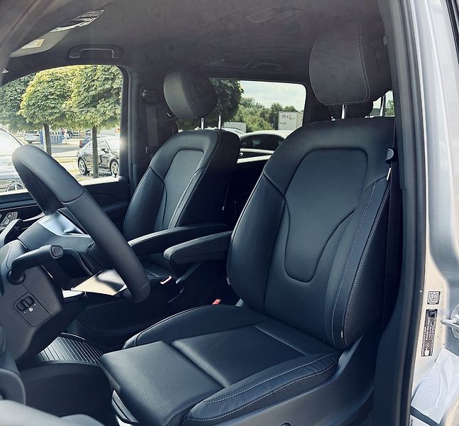 Mercedes-Benz Třídy V (2026) 300d EXCLUSIVE AMG 4M L AIR - fotka 23 z 36