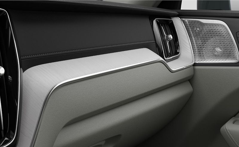 Volvo XC60 (2026) B5 Mild hybrid Ultra Bright - fotka 15 z 15