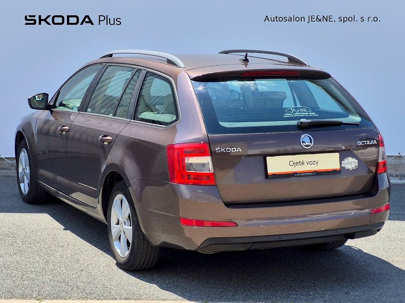 Škoda Octavia (2013) Elegance 2.0 TDI 110kW Combi - fotka 7 z 27