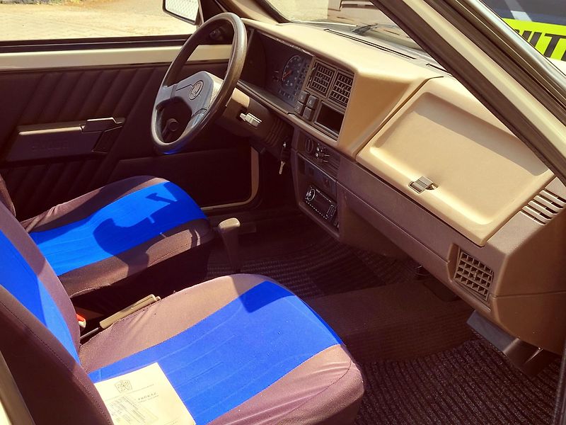 Škoda Favorit 135L,CZ, 1.majitel, GARÁŽOVANÝ - fotka 39 z 50