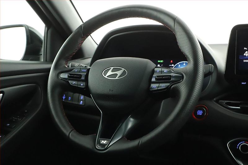 Hyundai i30 (2025) 1.5 T-GDI MHEV 48V, N-Line - fotka 8 z 20
