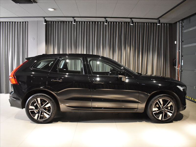 Volvo XC60 2,0 B5 AWD Plus BLIS,Bezklíč - fotka 3 z 24