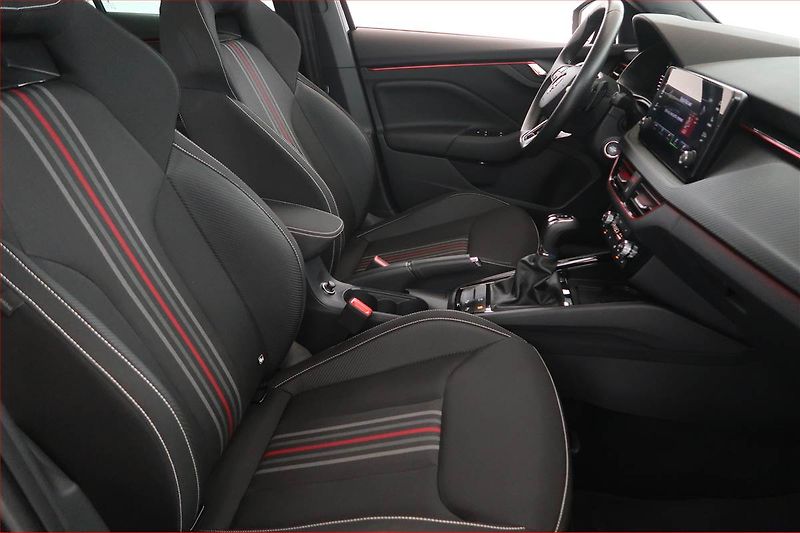 Škoda Kamiq (2024) Monte Carlo 1.5 TSI - fotka 9 z 21