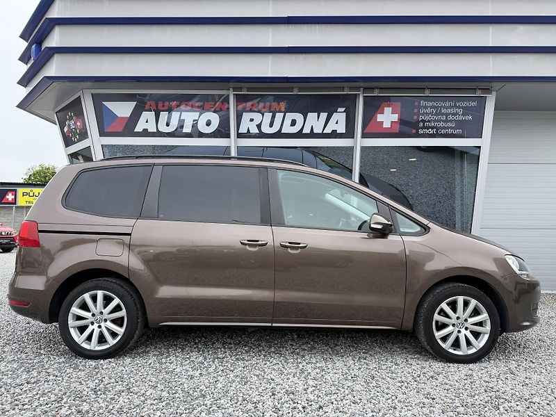 Volkswagen Sharan 2,0 TDI Panorama Automat DSG - fotka 9 z 41