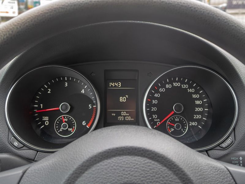 Volkswagen Golf (2012) 1.6TDI 77KW – SERVIS - fotka 16 z 46