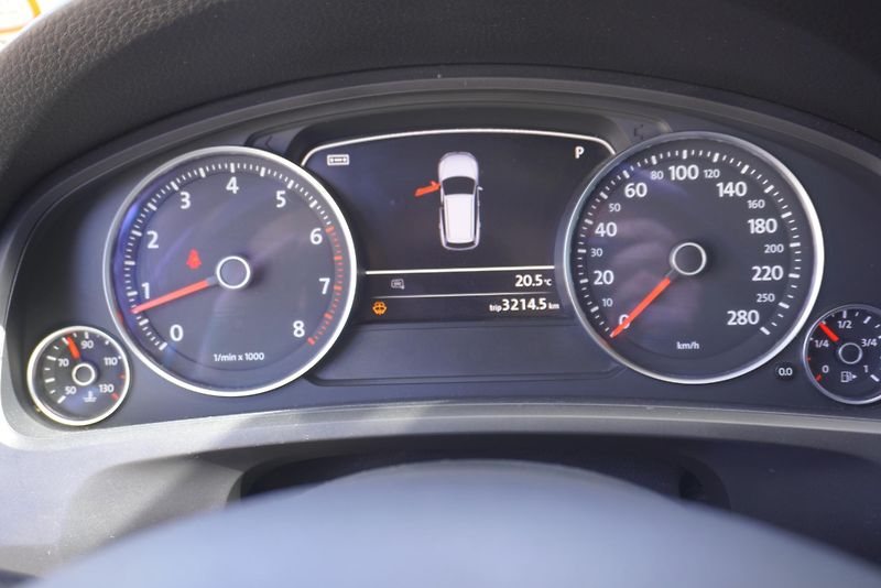 Volkswagen Touareg (2013) 3,6 V6 FSI  4x4 KŮŽE - fotka 19 z 27