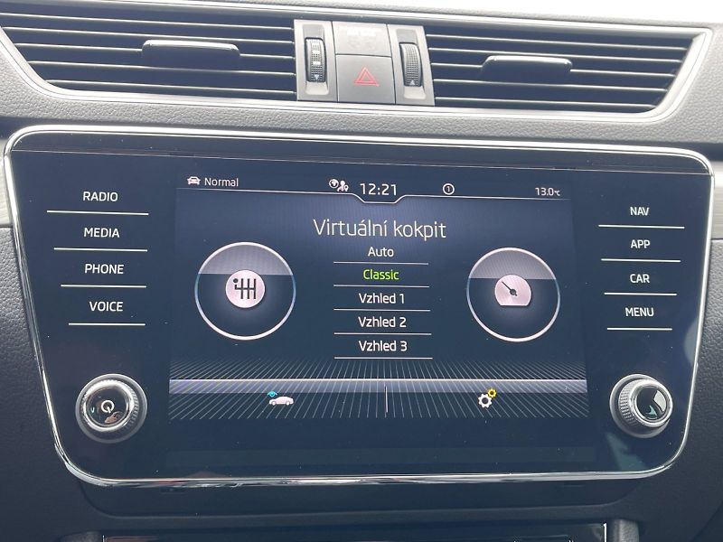 Škoda Superb (2022) 2.0 TDI 147kW DSG Style Plus c - fotka 19 z 35