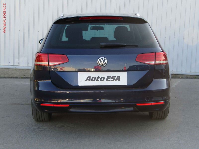 Volkswagen Passat (2015) 1.6 TDi, AC, výhřev sed - fotka 5 z 16