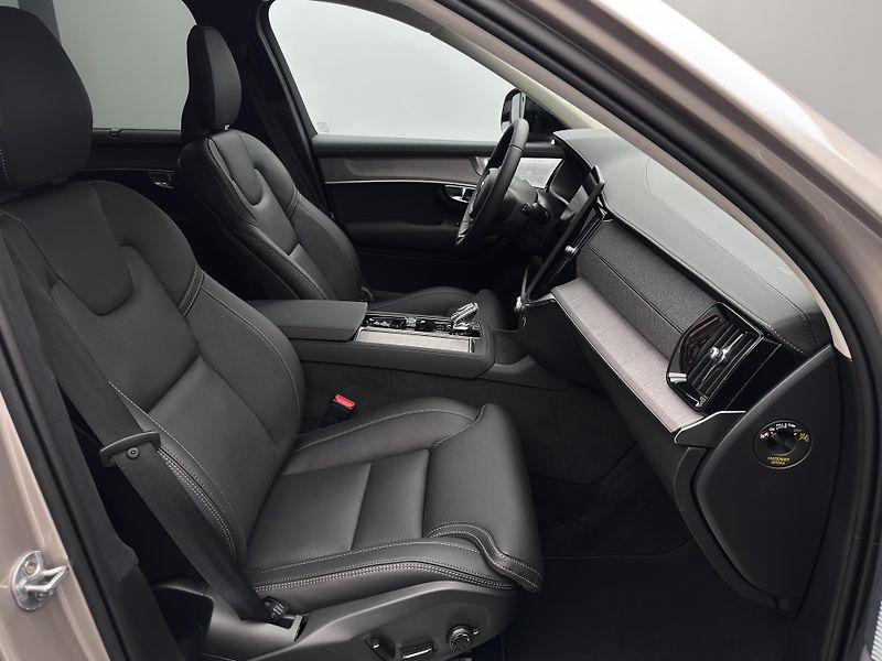 Volvo XC90 (2026) T8 AWD Plug-in DARK ULTRA 7 - fotka 27 z 29