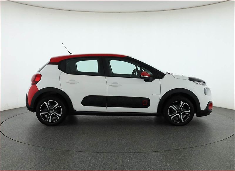 Citroën C3 (2018) 1.2 PureTech, Tempomat - fotka 6 z 16