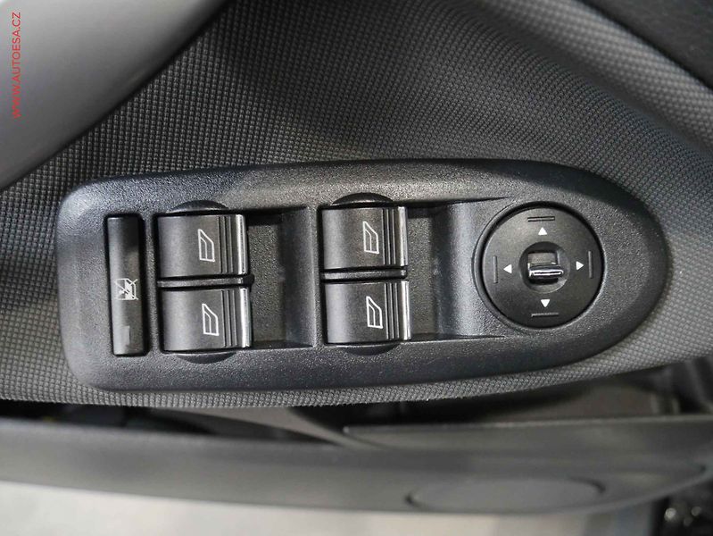 Ford Kuga (2010) 2.0TDCI 4X4, autoAC - fotka 16 z 16