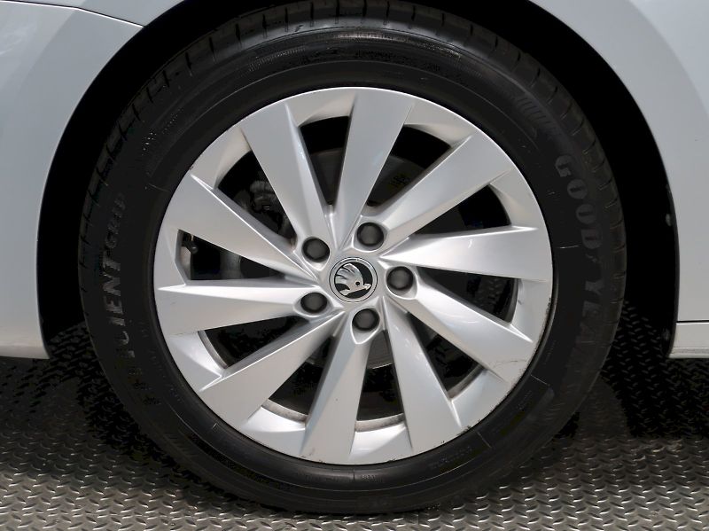 Škoda Octavia (2024) SELECTION 2.0TDI 110KW DSG - fotka 12 z 40