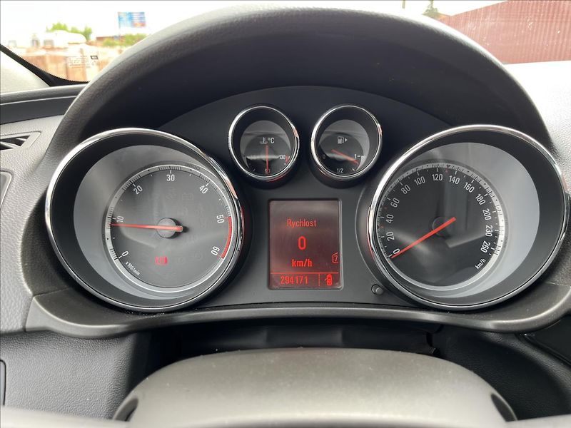 Opel Insignia 2,0 CDTi KLIMA SERVIS ROZVODY - fotka 27 z 44