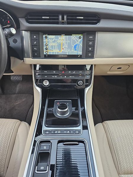 Jaguar XF (2019) 2.0 25D 177kW 2019,VÝHŘEV,KŮŽE - fotka 28 z 50