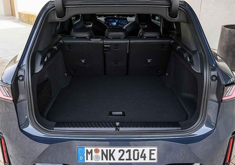 Jízda připomíná spalovací modely značky.