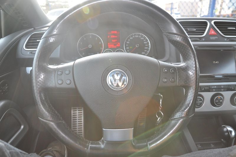 Volkswagen Scirocco 2.0TSi 147kW Sport - fotka 5 z 17