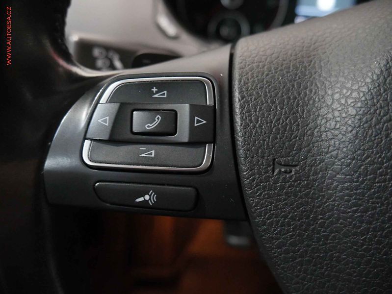 Volkswagen Sharan (2013) 2.0. TDI, servis.kniha, DSG - fotka 12 z 24