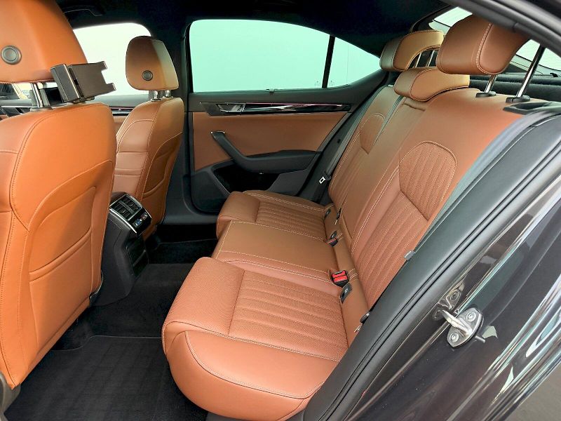 Škoda Superb (2023) 2.0 TDI 147kW 4x4 DSG L&K - fotka 24 z 35