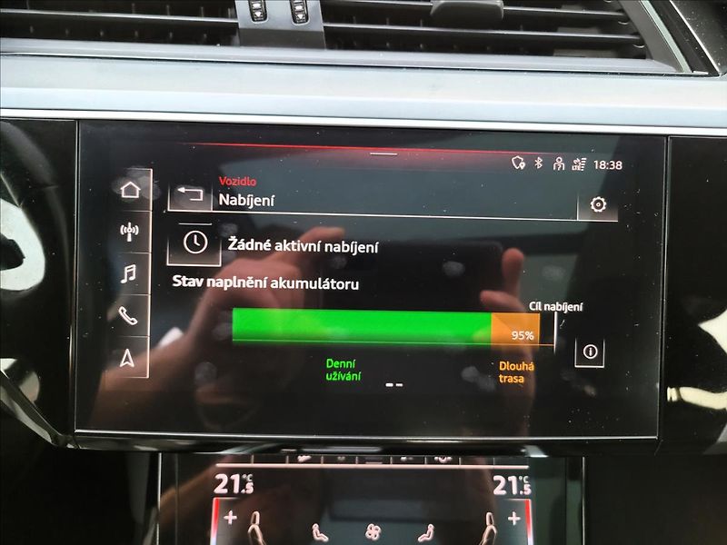 Audi e-tron 0,0 55,95KWH,4x4,SOH 90,6% - fotka 32 z 50