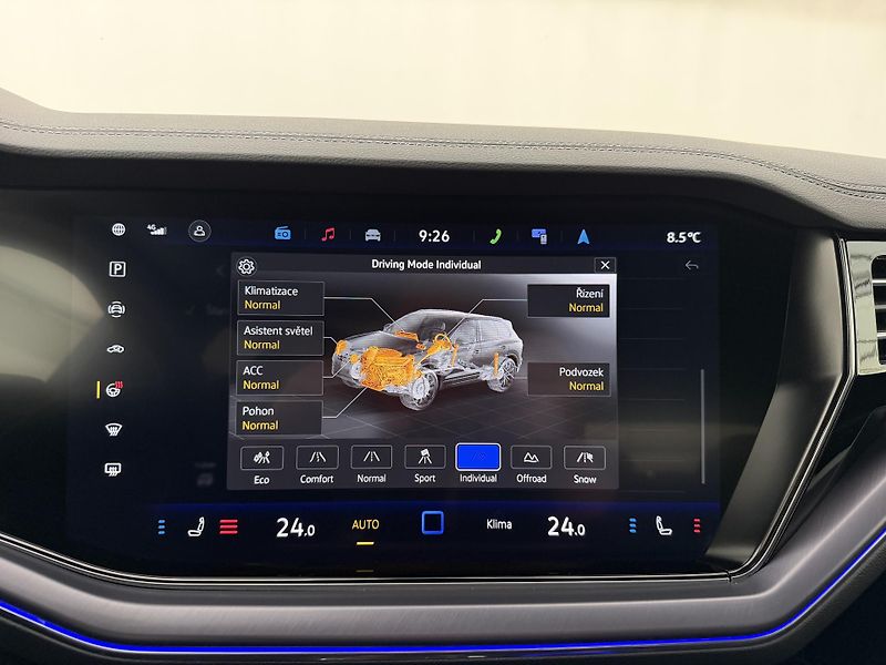 Volkswagen Touareg 3.0Tdi*1-MAJ*DPH*HUD*R-LINE* - fotka 42 z 45
