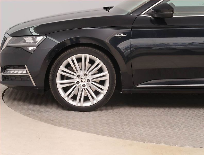 Škoda Superb (2019) Laurin&Klement 2.0 TSI - fotka 15 z 17