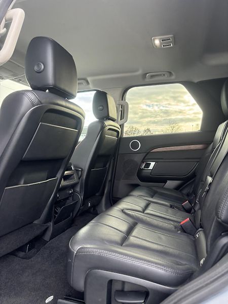Land Rover Discovery 2.0SD4 177kW LUXURY 7-Míst TZ - fotka 11 z 29