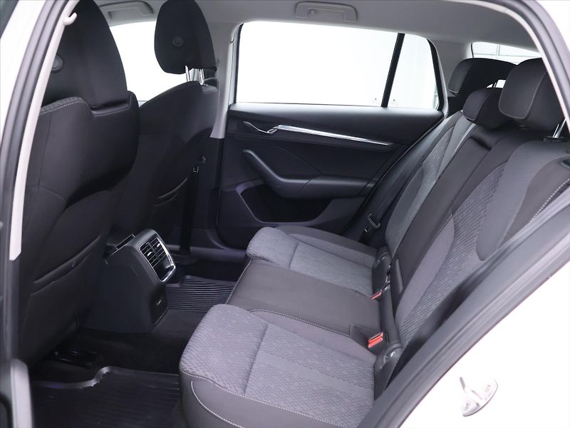 Škoda Octavia 2.0 TDI 110kW DSG CZ Style DPH - fotka 13 z 34