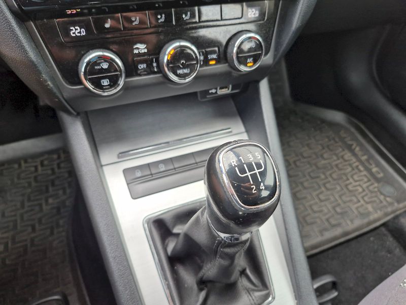 Škoda Octavia (2019) Ambition PLUS 1.6 TDI 85kW Com - fotka 17 z 26