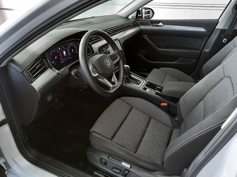 Volkswagen Passat Variant (2023) 2.0 TDI (110kW/150k) DSG, Busi - fotka 6 z 29