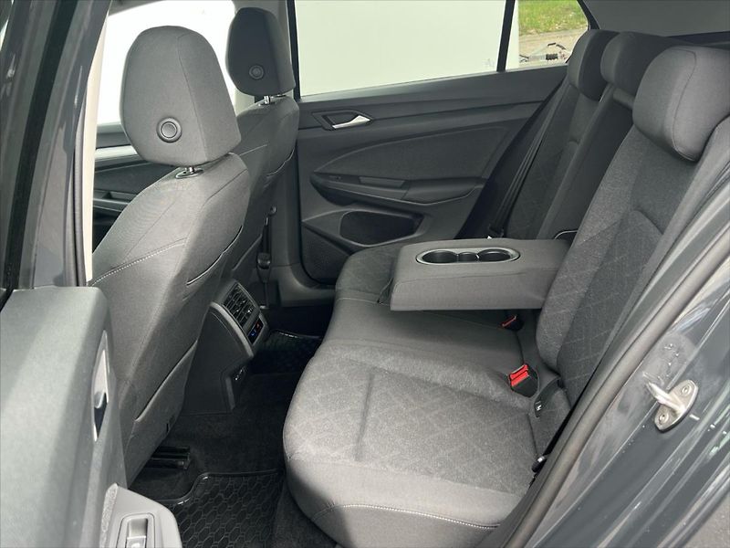 Volkswagen Golf 1,5 TSi 96 kW LIFE  REZERVACE - fotka 13 z 24