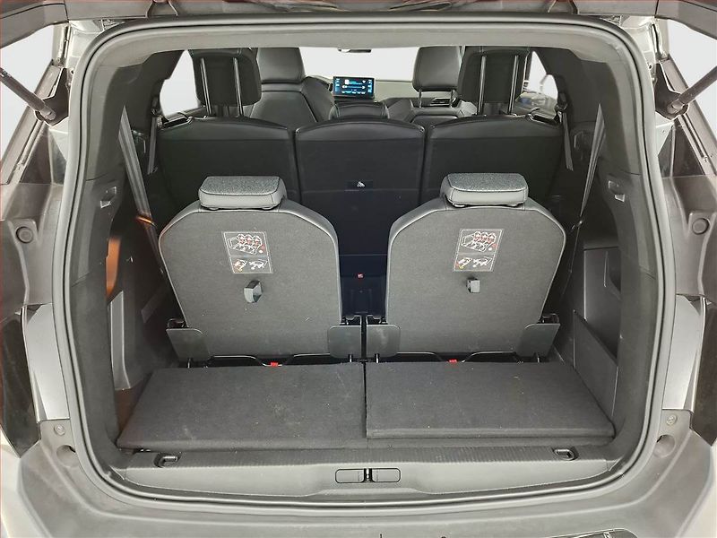 Peugeot 5008 (2024) PureTech 130 - fotka 15 z 19