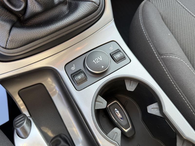 Ford Kuga 1,5 EcoBoost / 110kW  - fotka 27 z 50