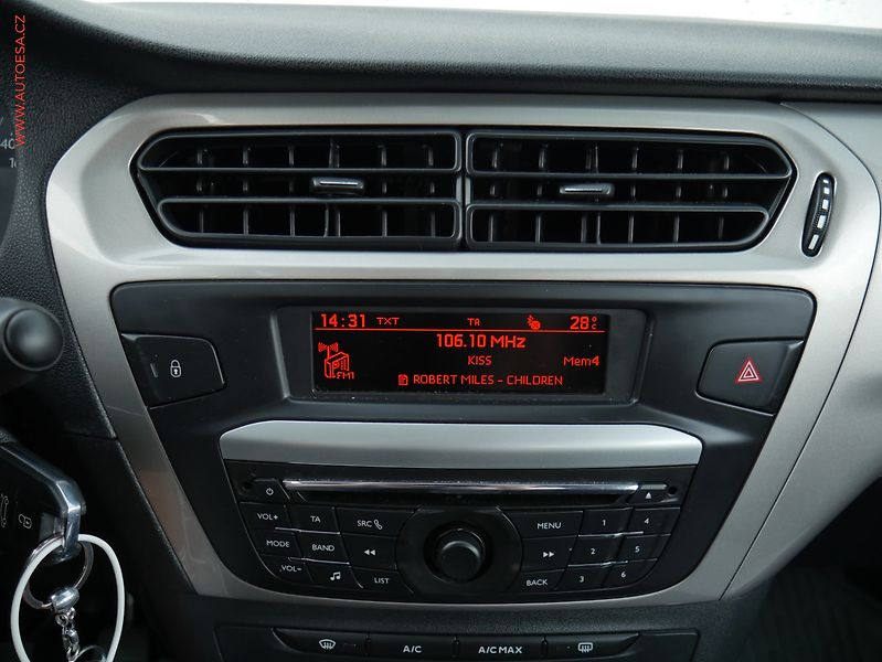 Citroën C-Elysée (2015) 1.6 HDi, ČR, AC, tempo, park - fotka 12 z 15
