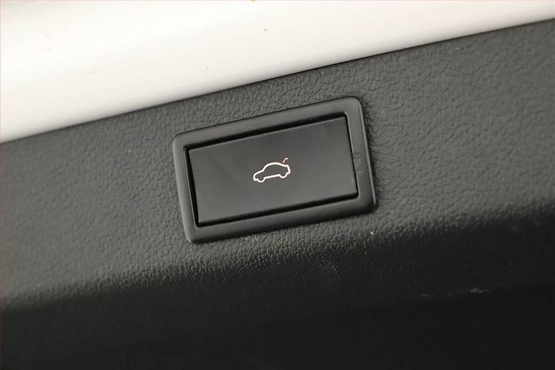 Škoda Superb (2017) Laurin&Klement 2.0 TDI, Kůže - fotka 15 z 20