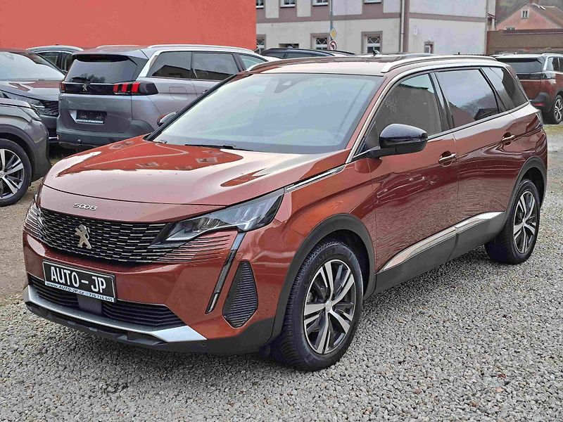 Peugeot 5008 (2023) 1,5 HDI  EAT8 ALLURE  LED NAVI - fotka 7 z 21