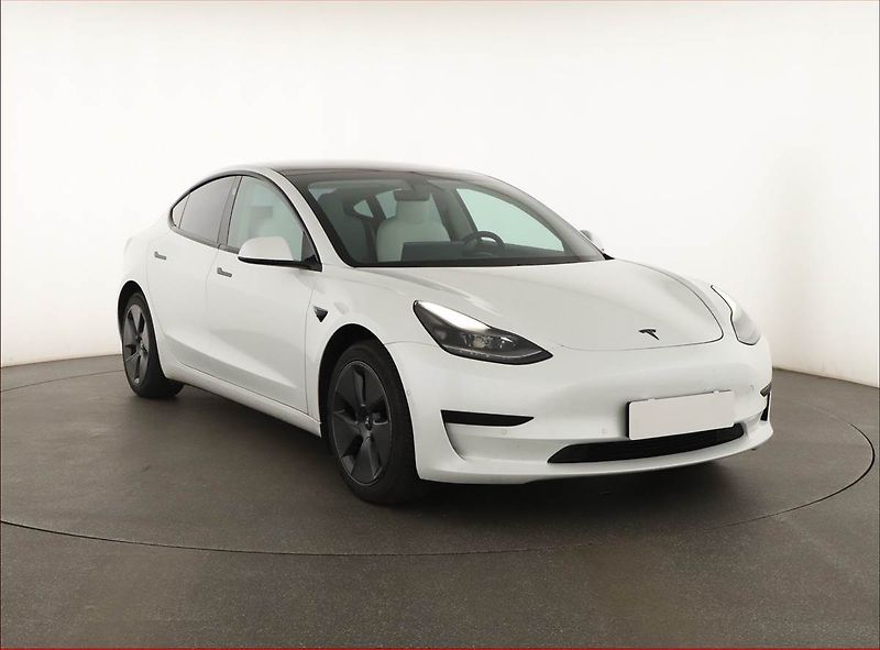 Tesla Model 3 (2021) Std Range Plus 55kWh, SoH 78% - fotka 1 z 20