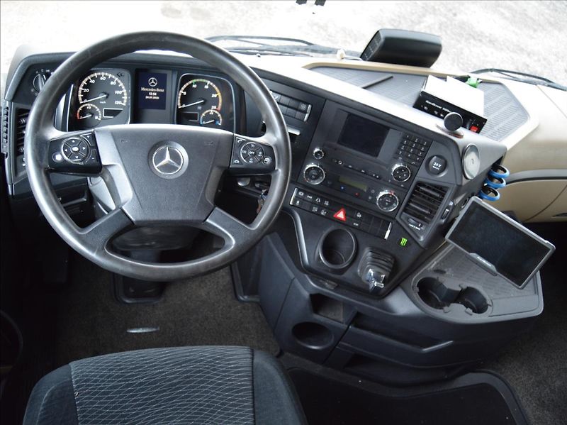 Mercedes-Benz Actros 1845 lowdeck - fotka 8 z 17