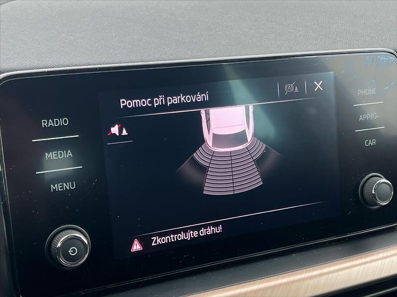 Škoda Scala 1,5 TSi 110kW STYLE - fotka 17 z 22